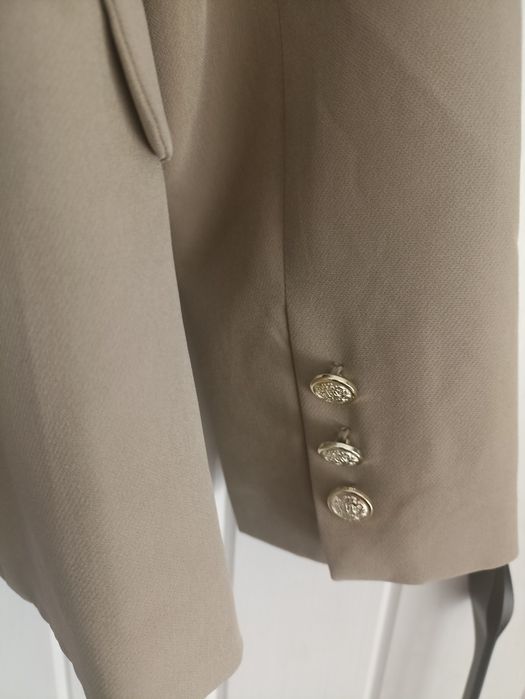 Ново бежово сако