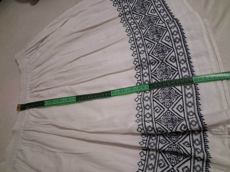 Bluza si fusta  model traditional masura M/L