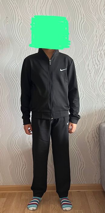 Продам спортивный костюм новый