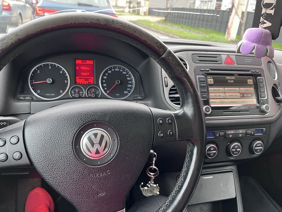 Volkswagen Tiguan 4motion • DSG • Dotari Complete • Proprietar