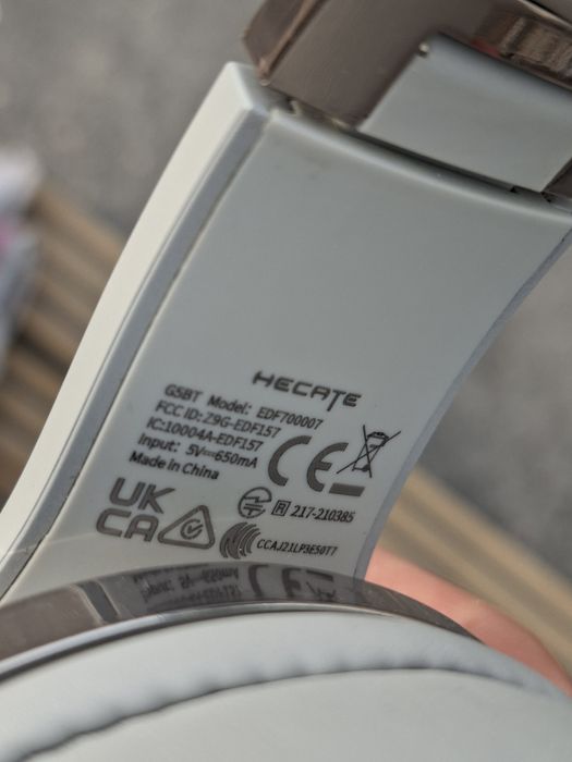 Продам свои наушники в нормально состоянии