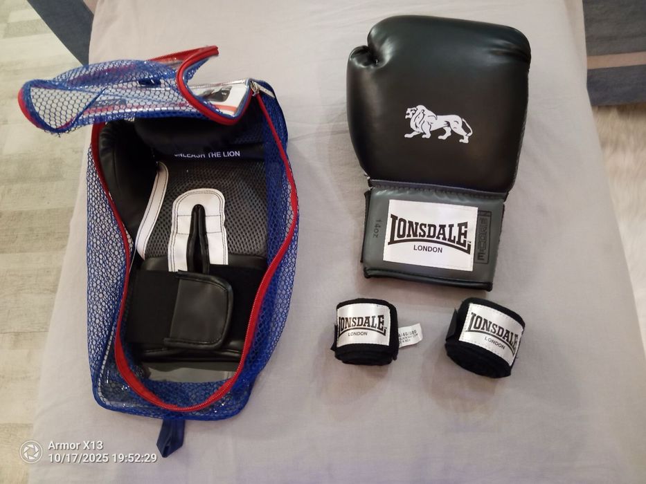 Боксови ръкавици Lonsdale London