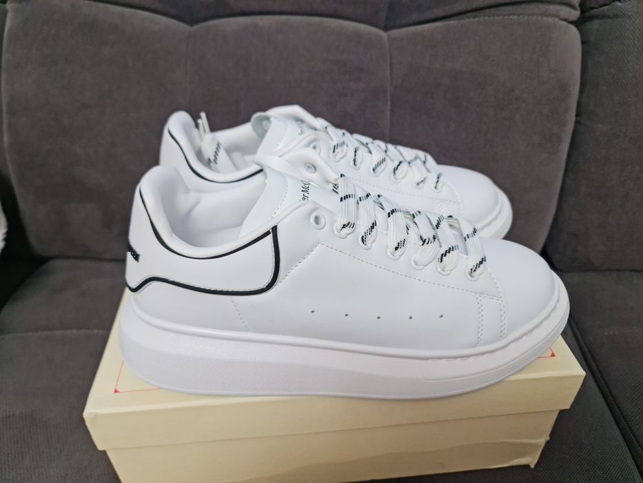 Vând Adidași Alexander Mcqueen