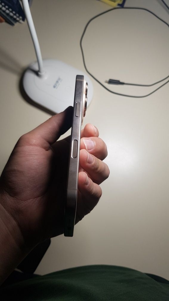 Iphone 16 pro 100% Yomkost