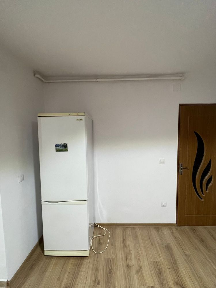 Închiriez garsonieră