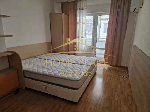 Дава се под наем Тристаен апартамент в Варна, Червен площад - 75 кв.м за 612 € - Снимка #2