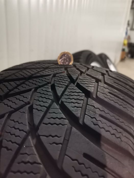 Комплект зимни гуми с джанти за BMW – 205/55 R16