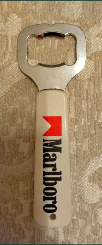Ваза от ОНИКС и отварачка MARLBORO