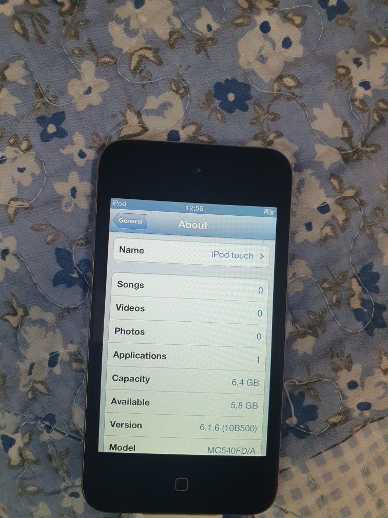 Продавам IPod 8 GB