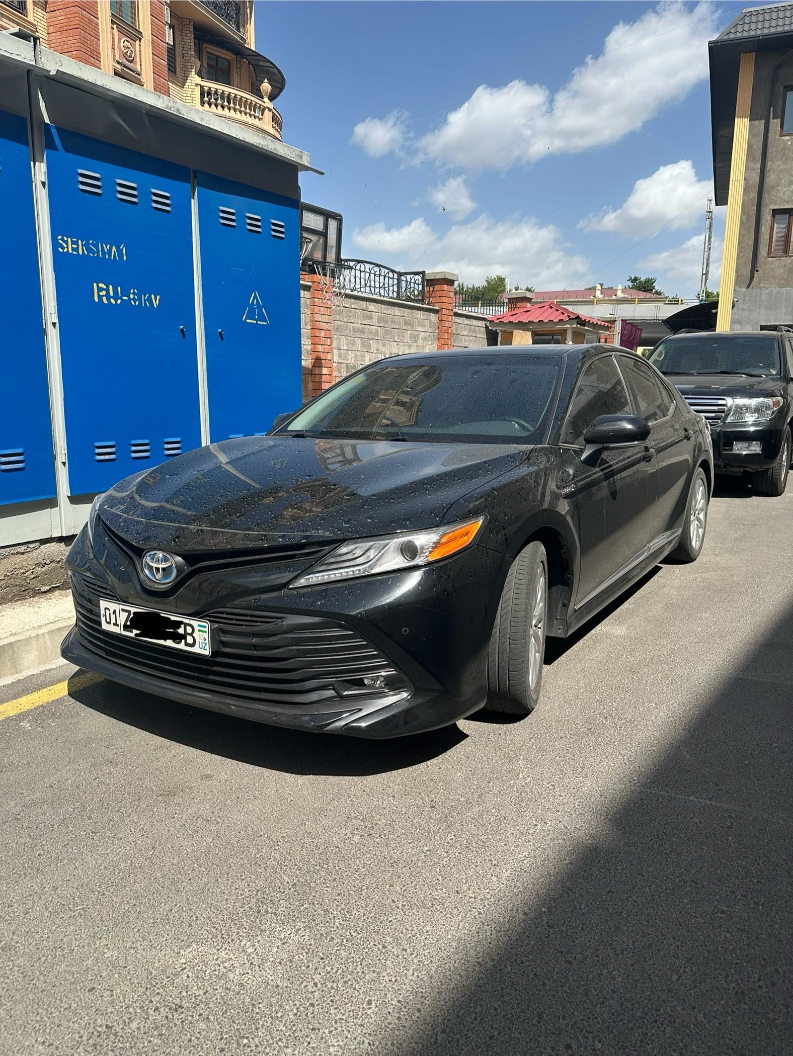 Toyota camry sotiladi