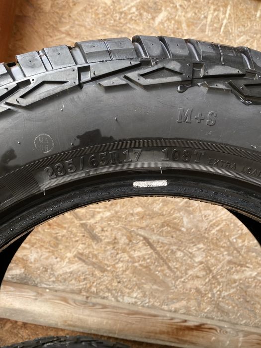Cauciucurii 235/65/17 de iarna ,si de teren