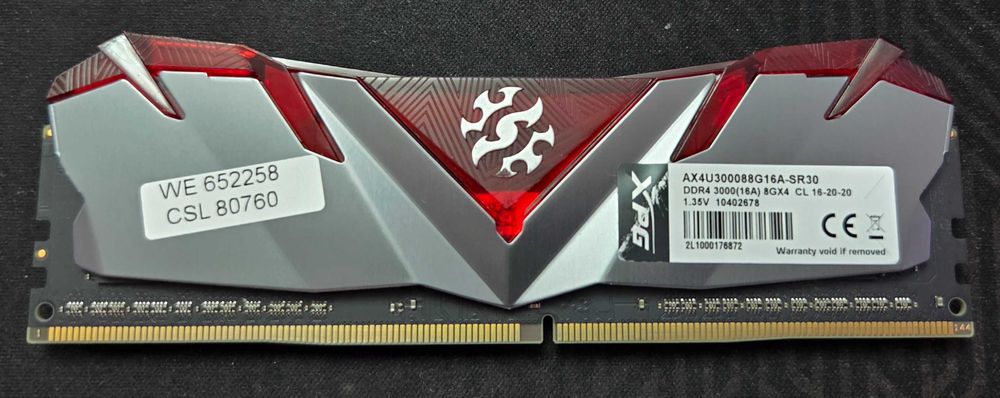 Рам Памет: ADATA XPG GAMMIX D30 8GB DDR4 3000Mhz
