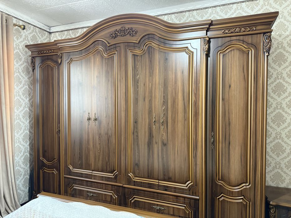 Спальный гарнитур