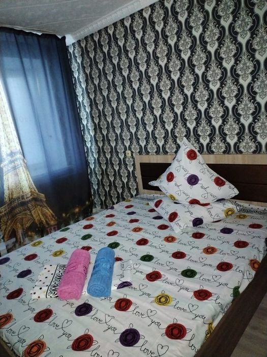 8000 тг.10000тг.12000г.ночь  2сағатқа 3000 1бөлмелі пәтер 2этаж жалға