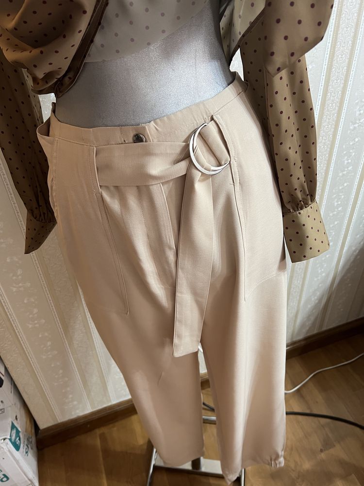 Vand pantaloni Pull&Bear matimea XL