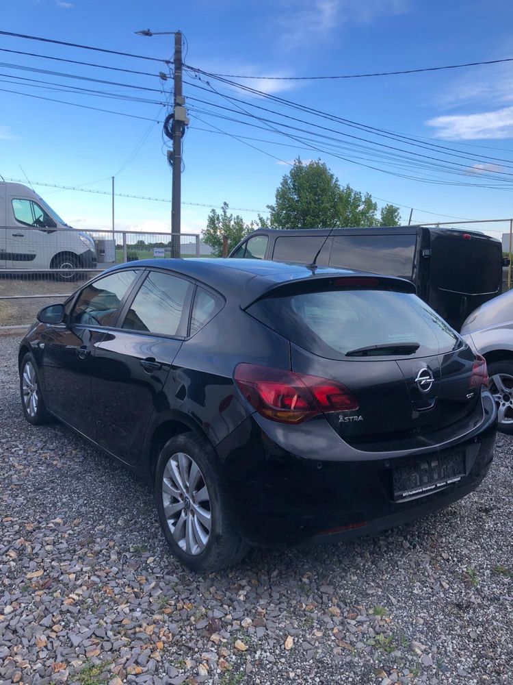 Opel Astra J 1.7 CDTI 2010