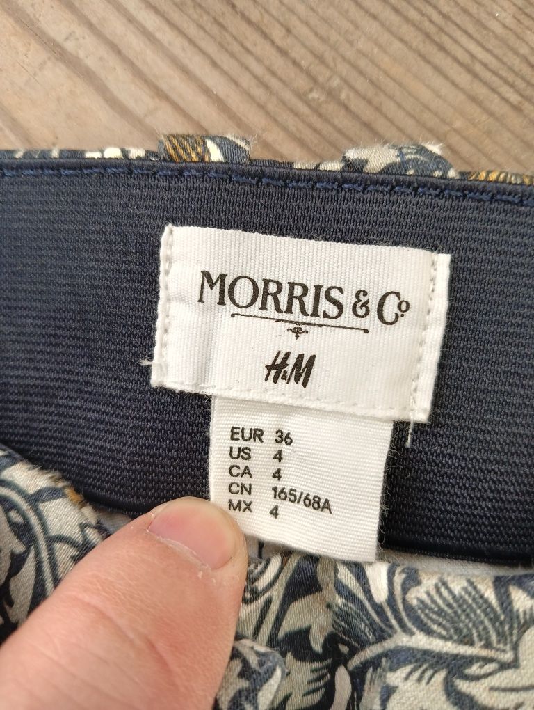 Брюки H&M с принтом