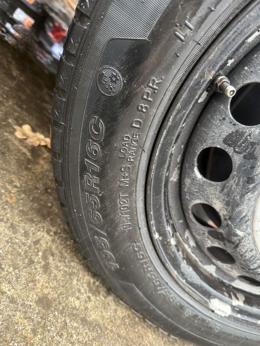 4бр зимни гуми 195/65/16c бусови гуми