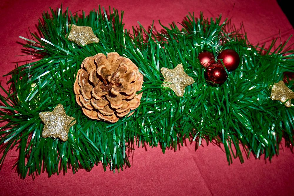 Golden Star Branch – Decorațiune handmade de Crăciun