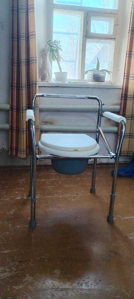 продам кресло туалет для пожилых людей