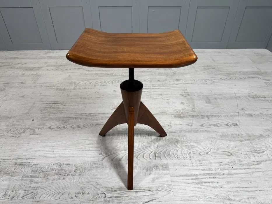 Стол за пиано Girsberger от 1956г. Р458-Д