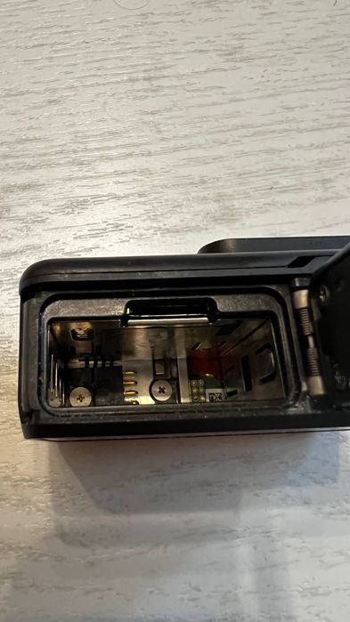 GoPro Hero 7 Black – defect, pornește, ecran pixelat+carcasă protecție