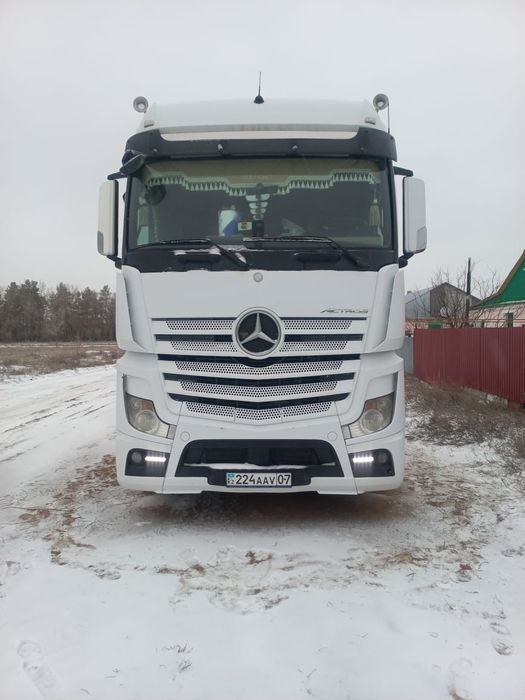 Продам  тягач MERCEDES-BENZ