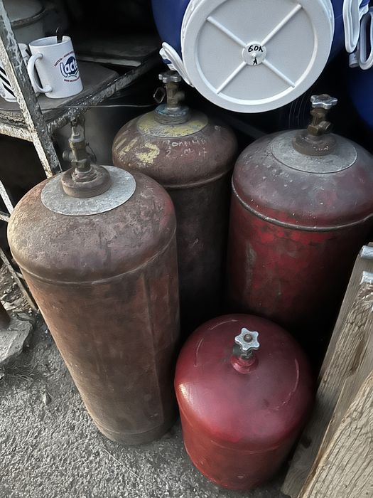 Продам газ балоны