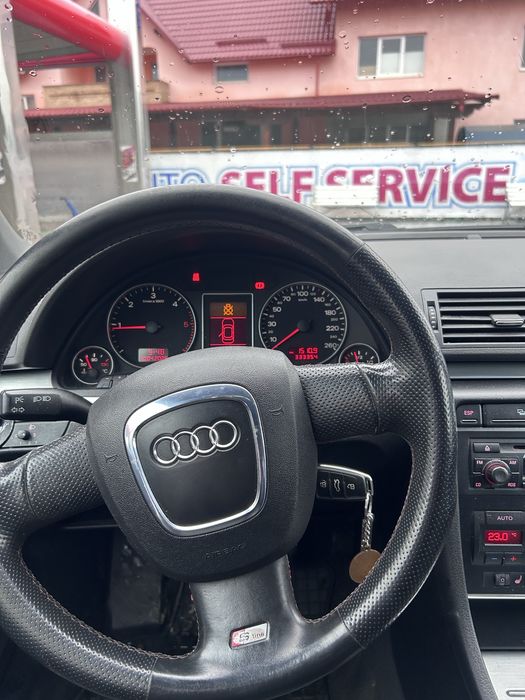 Vand Audi a4 esliine