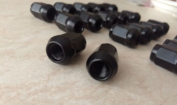 Piulițe Negre M12 x 1,5 Ford Volvo Hyundai Toyota