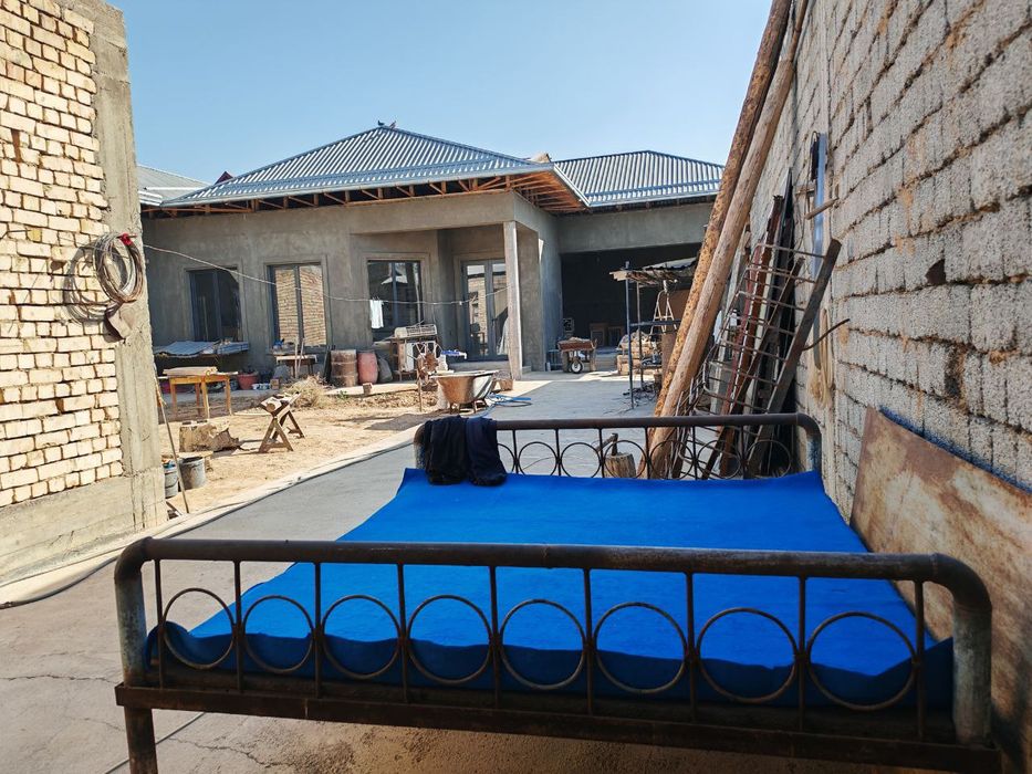 Sabzavot mahallada hovli sotiladi.9 sotih,