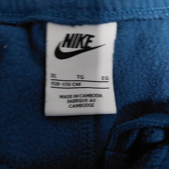 Pantaloni nike marimea XL