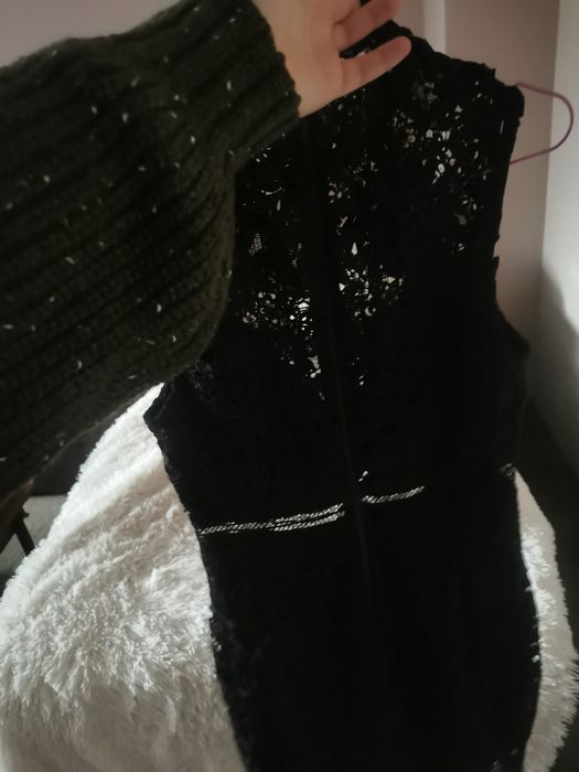 Дантелена черна рокля