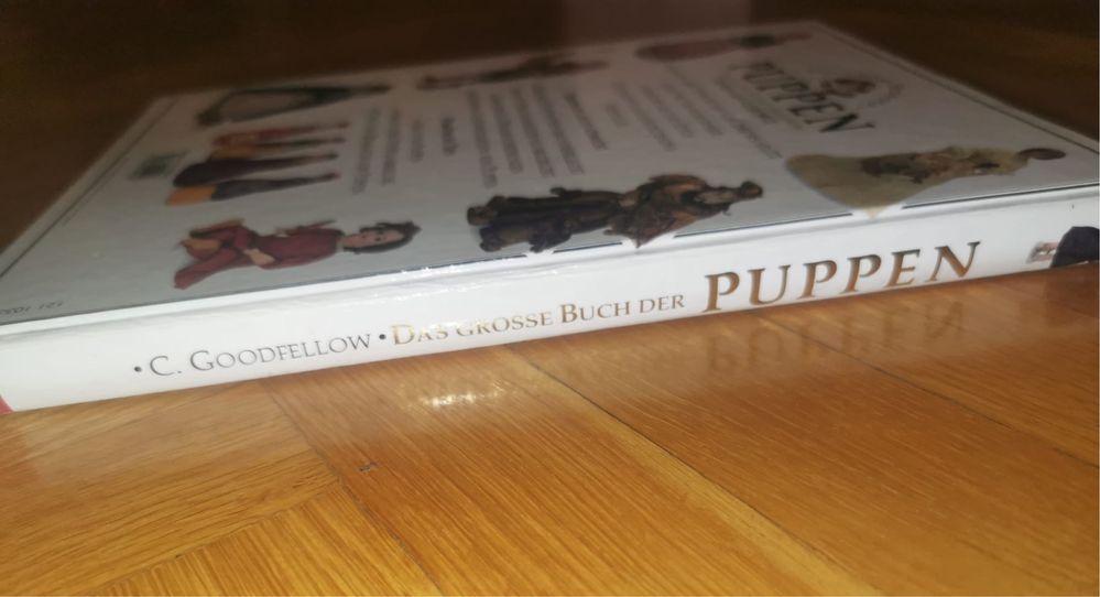 Антикварна книга за куклите