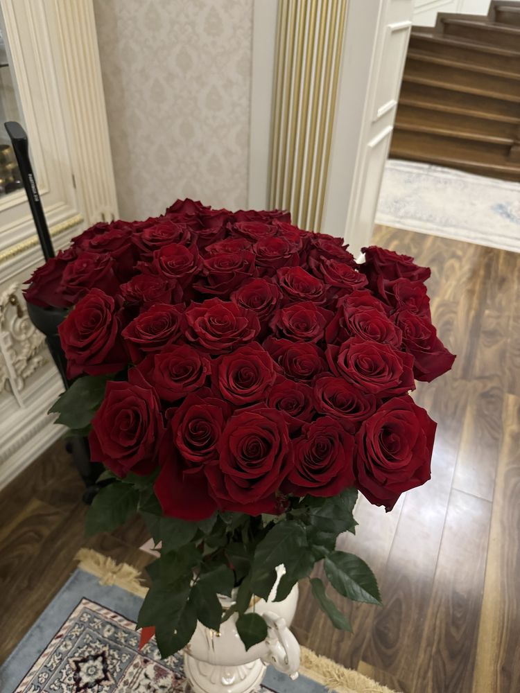 Букет цветов из 51 метровой розы