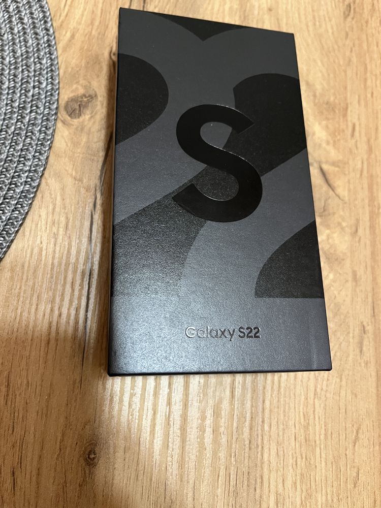 Samsung s22 гаранция 13м.-Нов