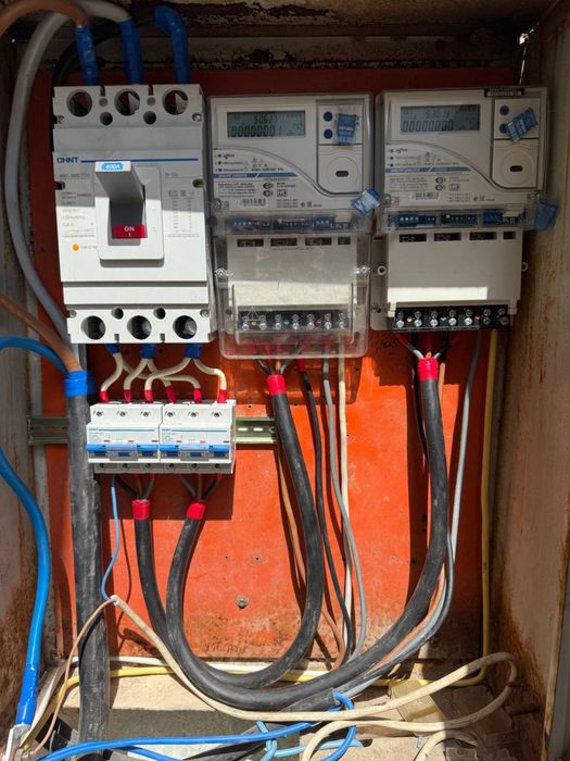 Жомий . Холодилник промышленный 60 кв.м высота 4 м . Новый .