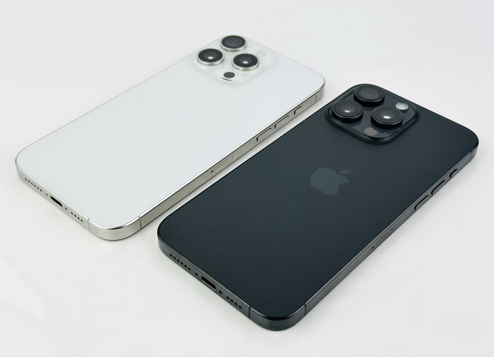 Apple iPhone 15 Pro Max 256GB Black / White Перфектен! Гаранция!