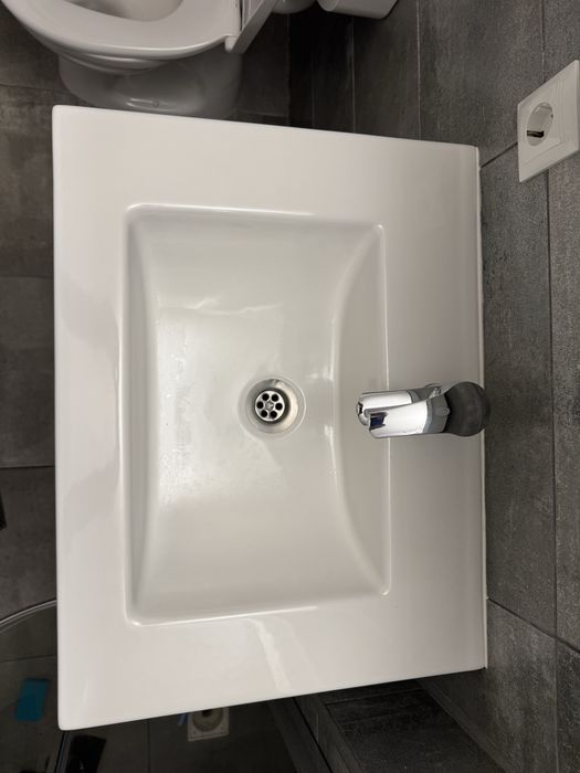 Mobilier baie + lavoar + baterie + dulap cu oglinda