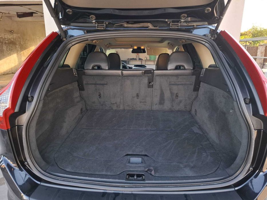 VOLVO XC 60 D5 AWD


# Motorizare 2.4D - 215 CP Diesel