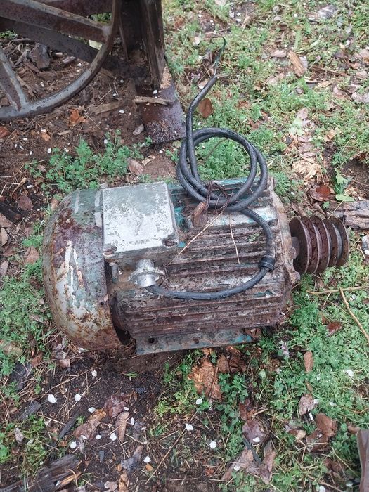 Банцик с трифазен мотор 8 кл.