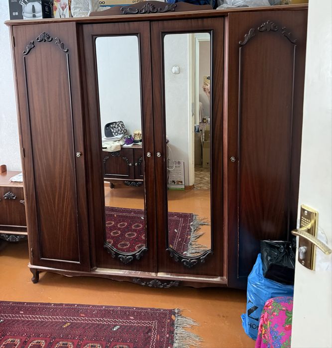 Продам спальный гарнитур , spalniy garnitur sotaman