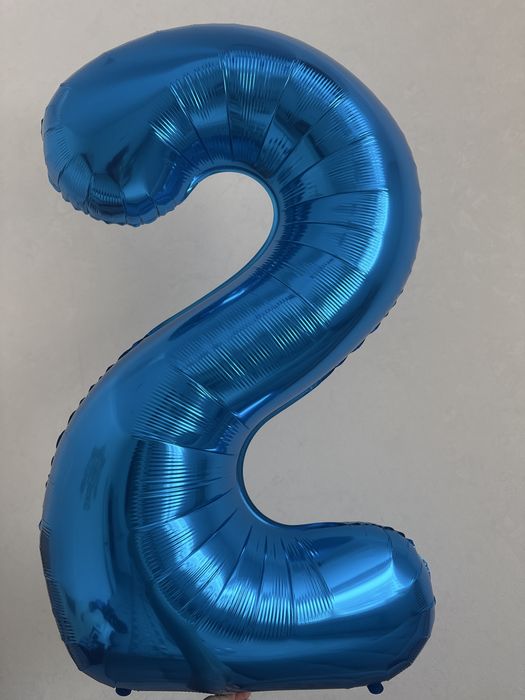 Продам шарики цифру «2» и «синий трактор»