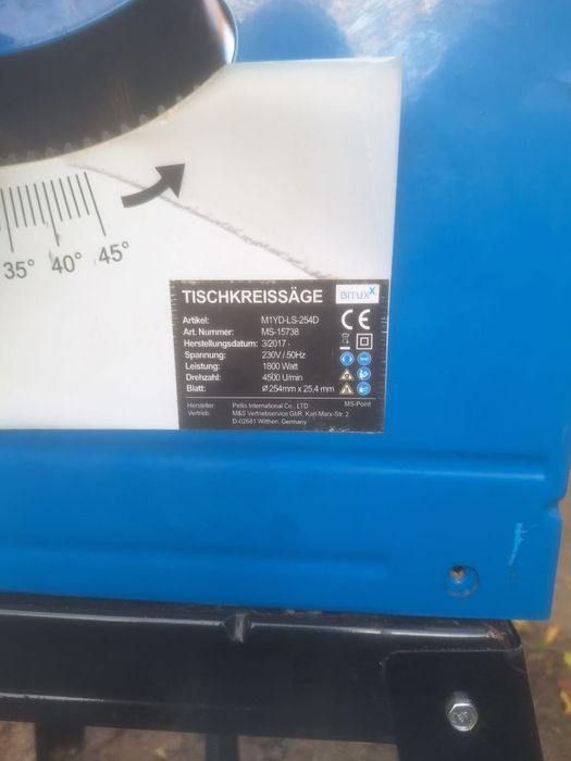 Circular cu masă pentru lemne