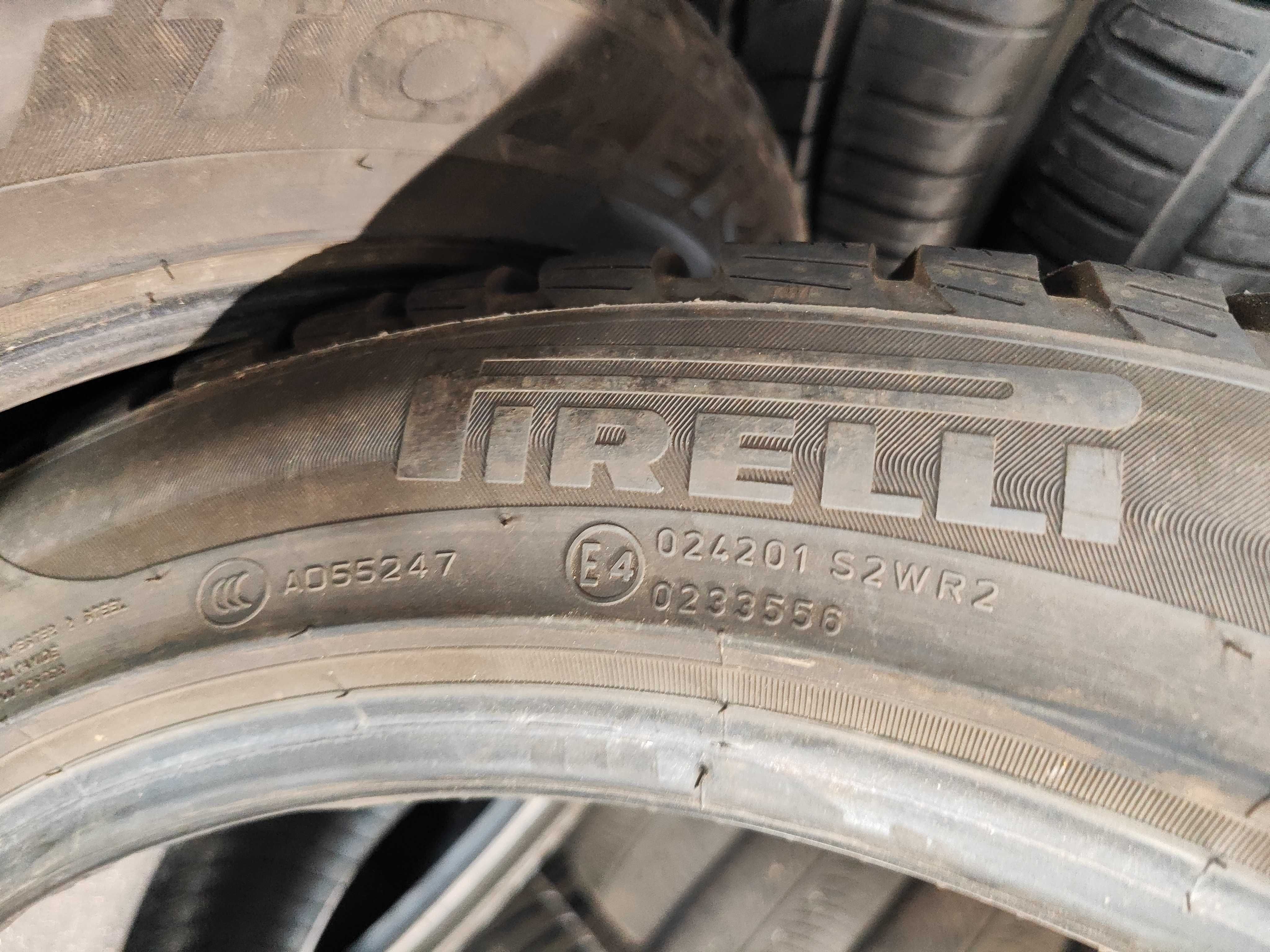 2бр. зимни гуми 235/45/18 Pirelli