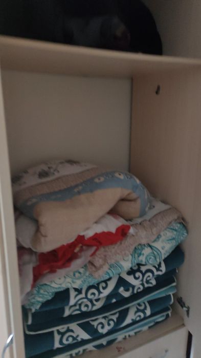 Продам шкаф б/у в отличном состоянии четырех дверей