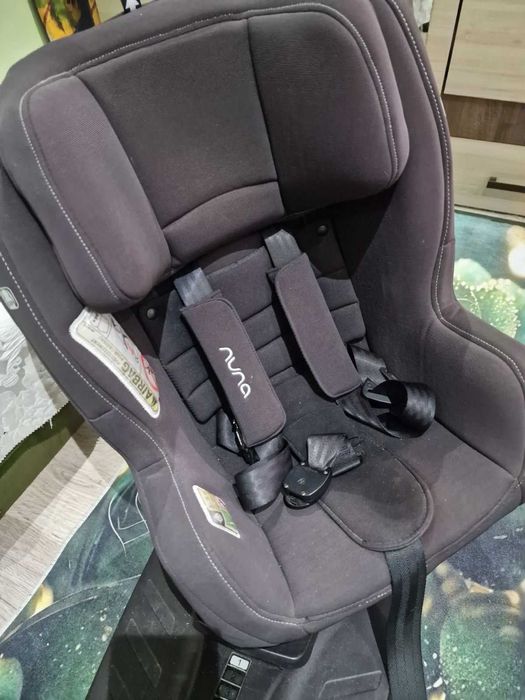 Детски стол за кола