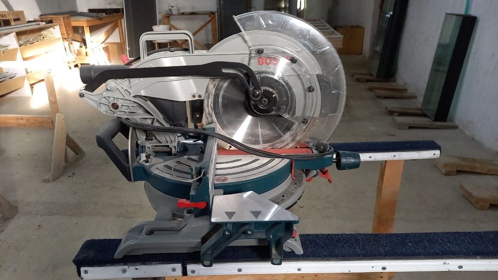 Торцовочная Пила по дереву