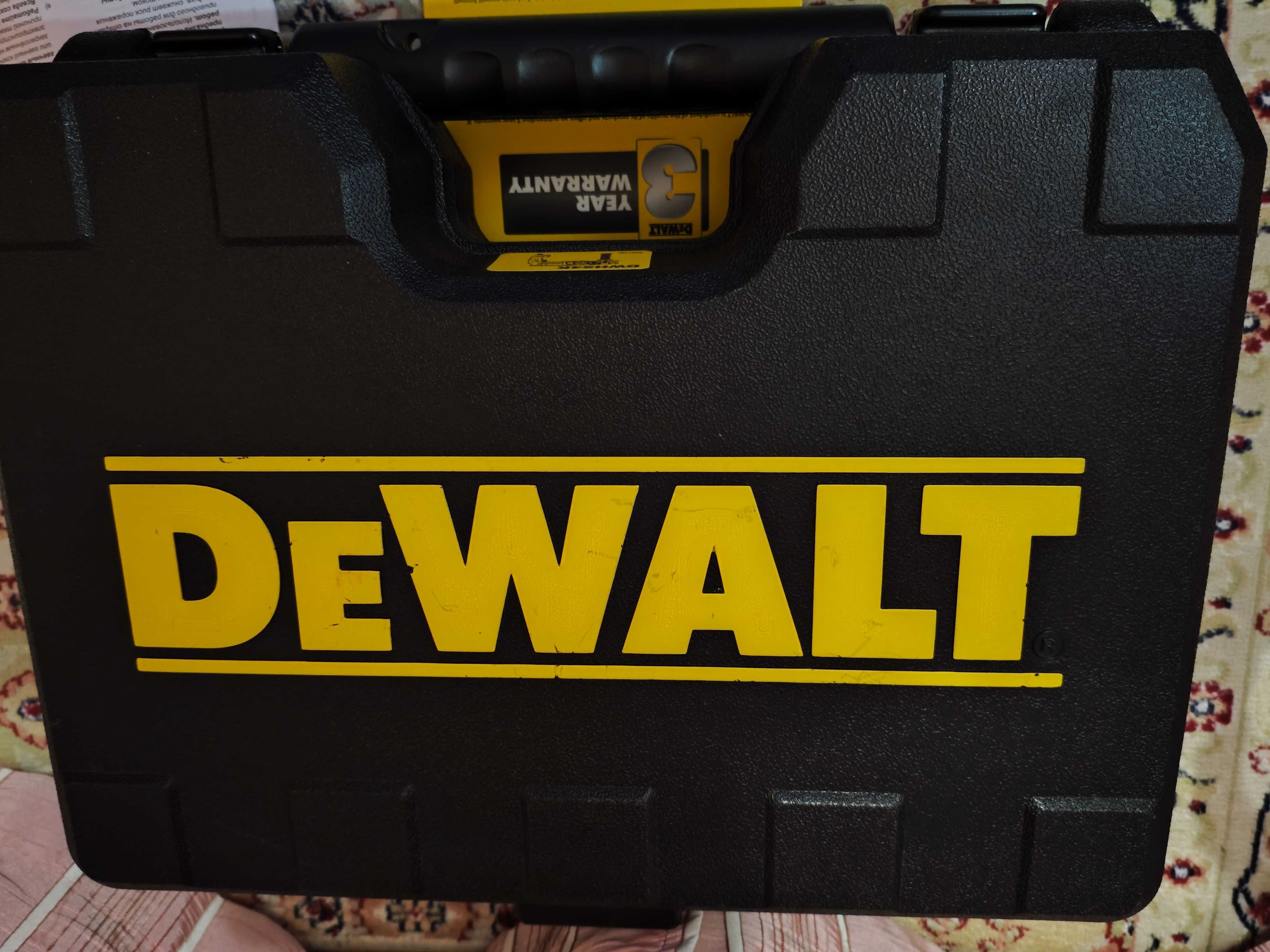 Перфоратор неисправный DeWALT DWH24K c кейсом