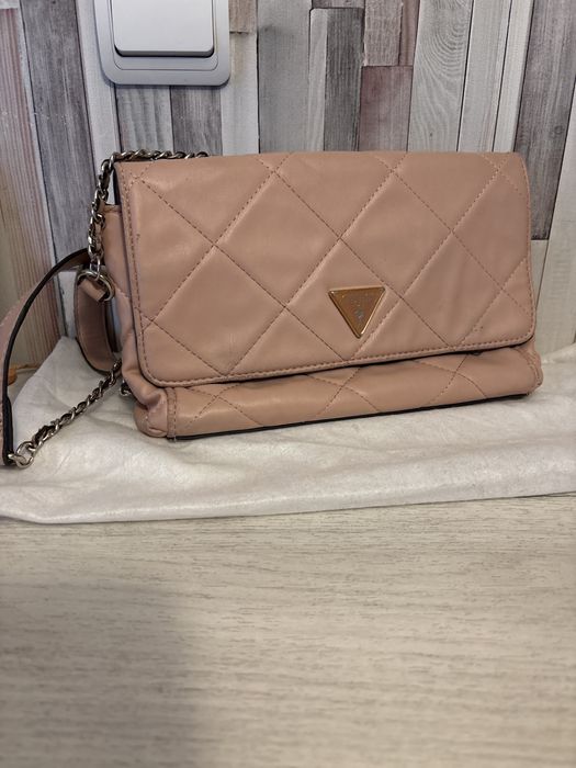 Дамска чанта през рамо Guess
